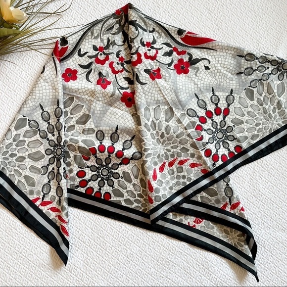 Beautiful Scarf - Picture 1 of 7